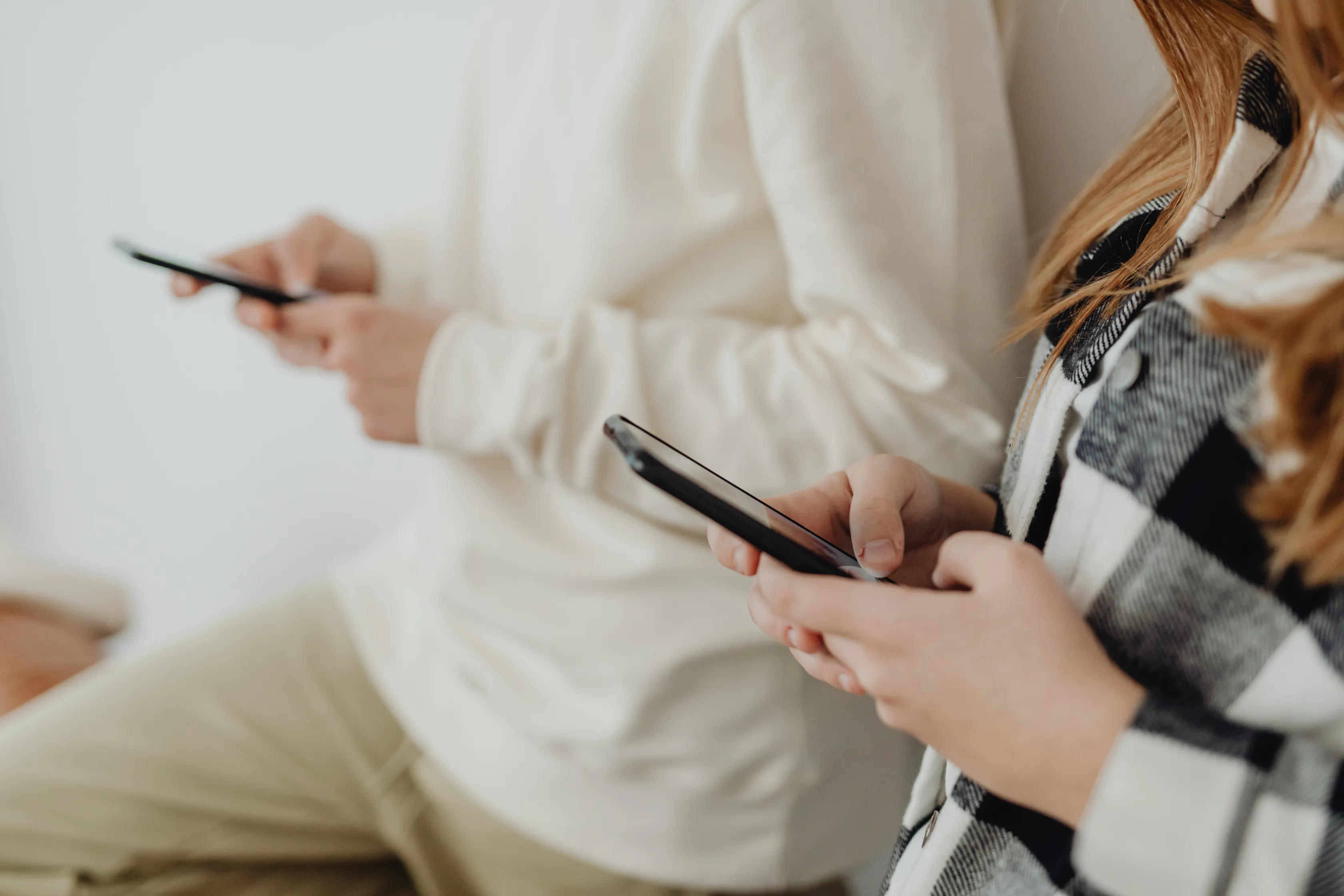 店舗経営の課題を抱えるオーナーのイメージ